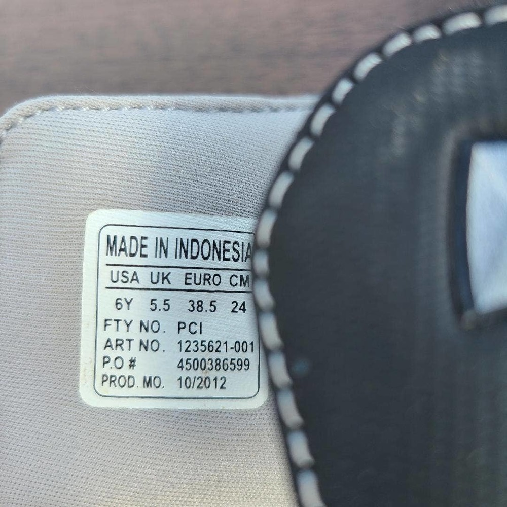 Under Armour UA Playmaker III Slides Sandals Size Y6 - Picture 11 of 11